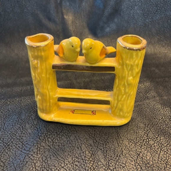 F & M Artware vintage lovebirds on fence 22K gold trim, mini vase each side - Picture 1 of 4